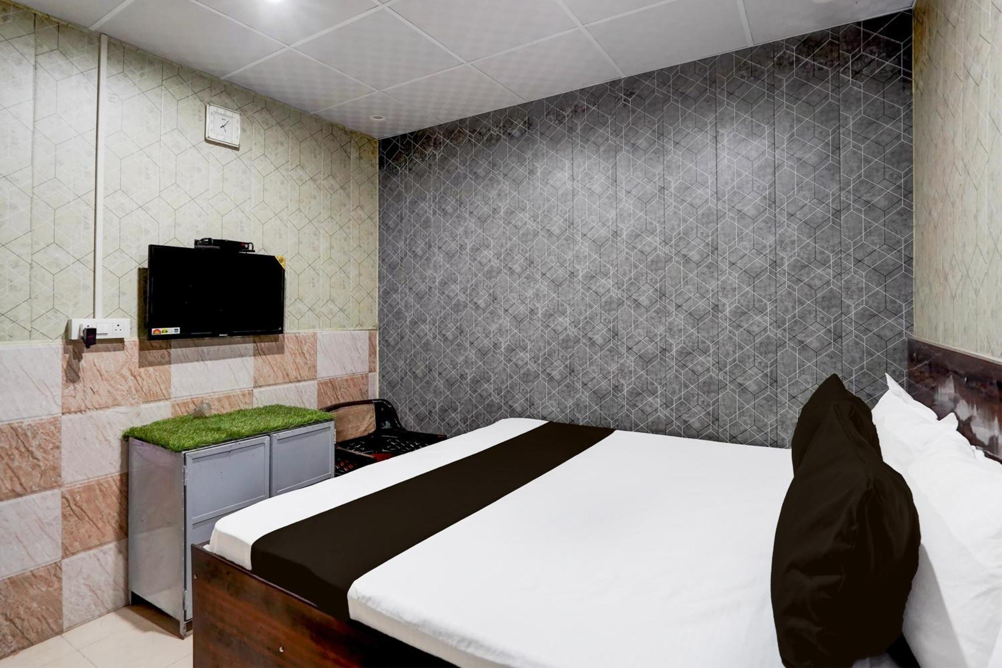 Hotel O Anant Ghaziabad Ngoại thất bức ảnh